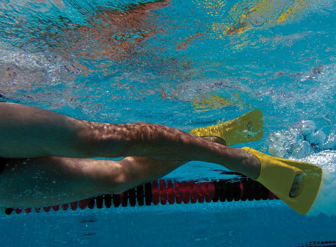Palmes courtes de natation sportive ZOOMERS GOLD FINIS